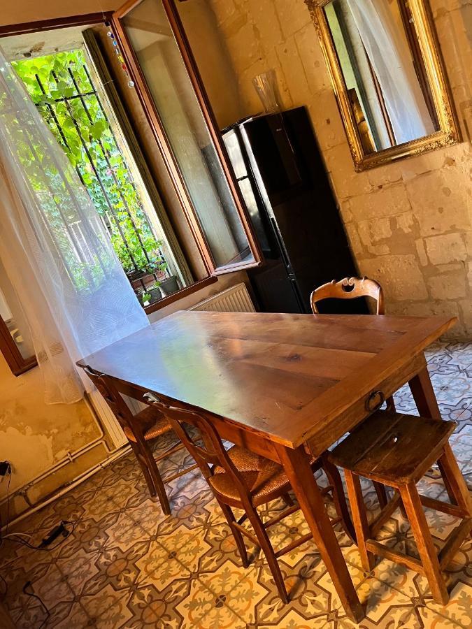Le Donjon De La Roquette Lejlighed Arles Eksteriør billede